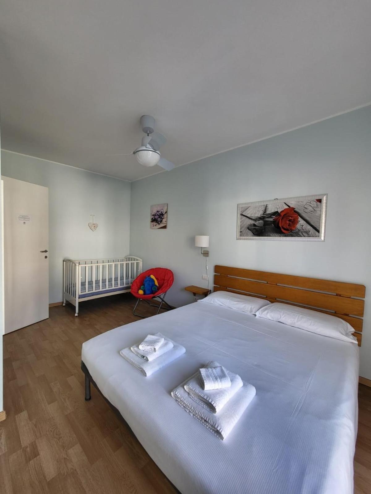 Red Apartment - Residenza Silvana Verbania Kültér fotó