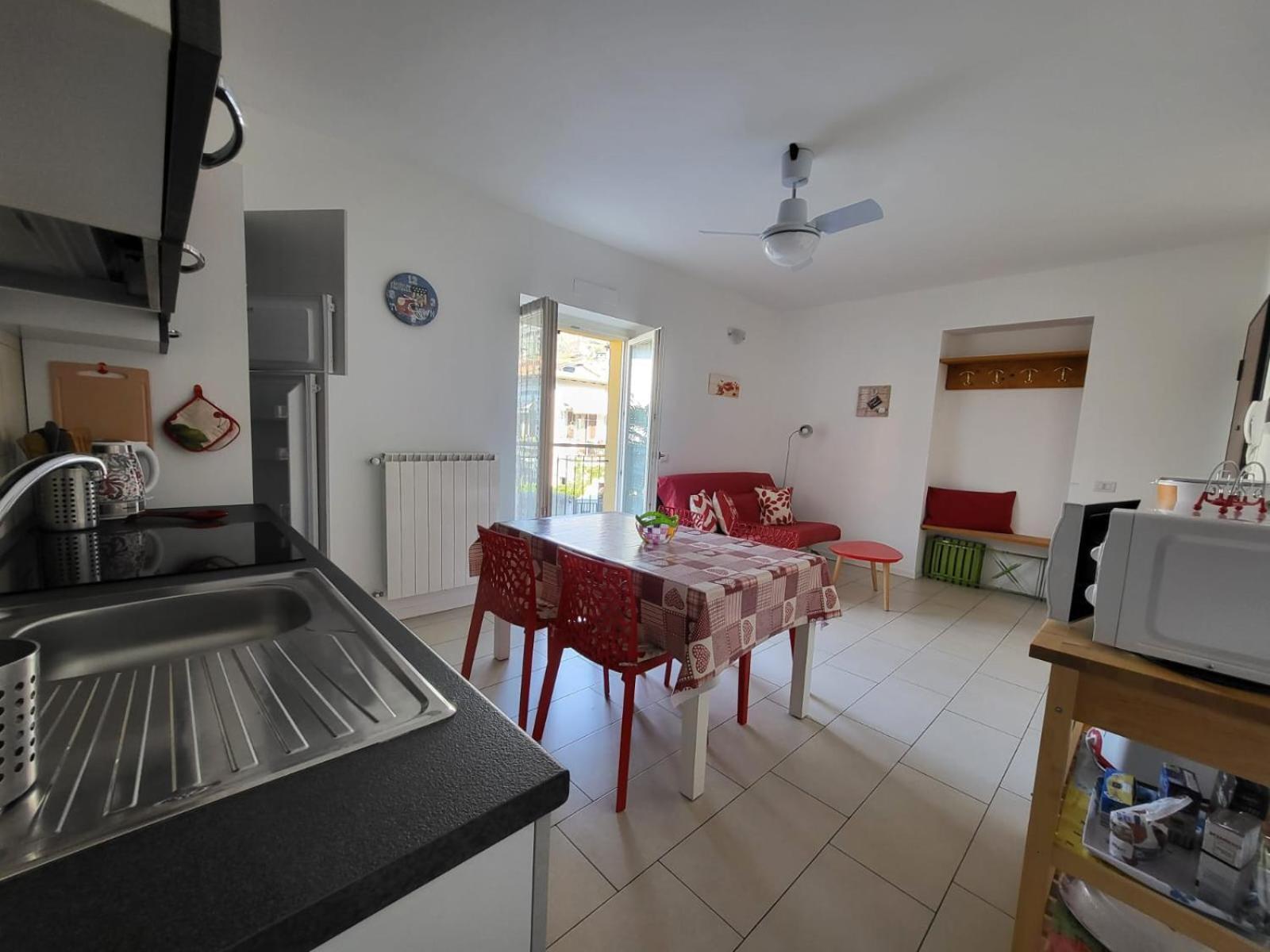 Red Apartment - Residenza Silvana Verbania Kültér fotó